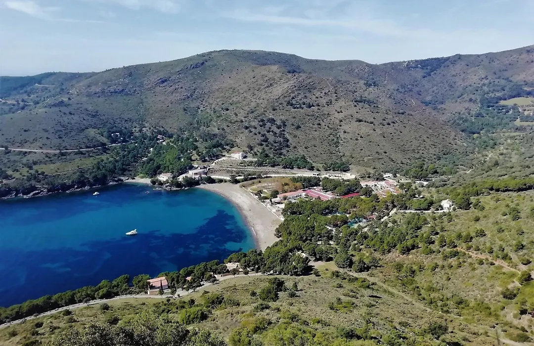 Ciudad De Vacaciones Cala Montjoi-1